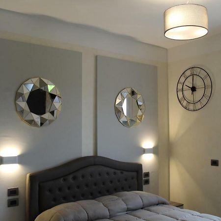 Villa Martina Luxury Rooms Desenzano del Garda Exterior photo