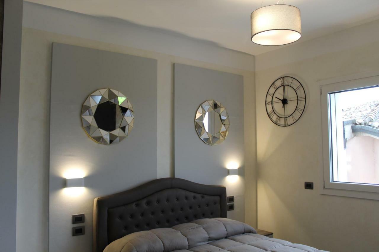 Villa Martina Luxury Rooms Desenzano del Garda Exterior photo